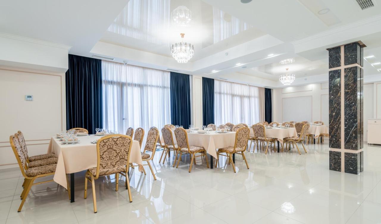 Aura Hotel Tbilisi Exterior photo